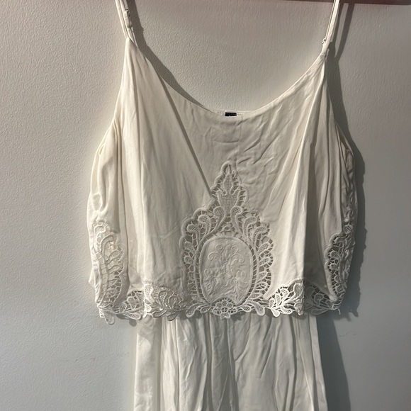 White shorts romper - Picture 2 of 2